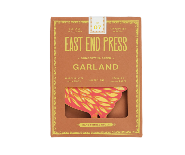 CHICKENS CONCERTINA GARLAND