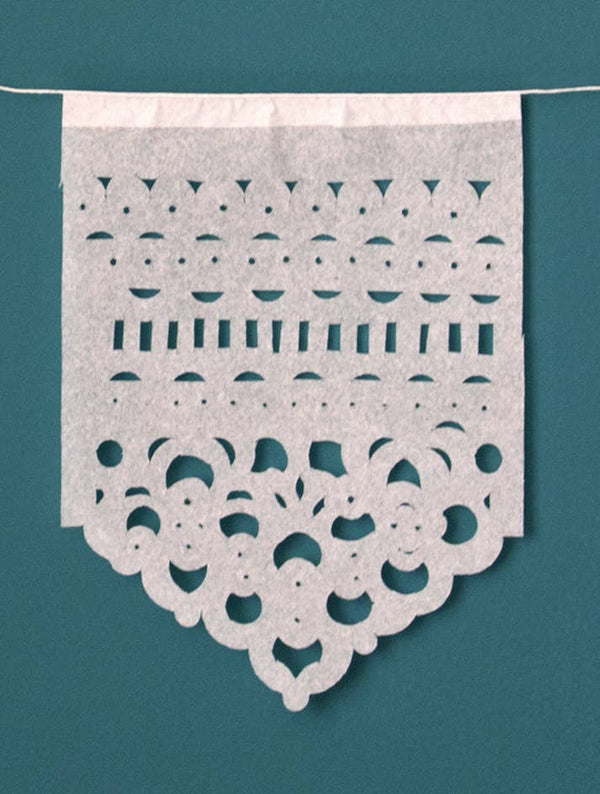 Paper garland - Camila