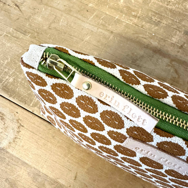 Laura Pouch – Dandi