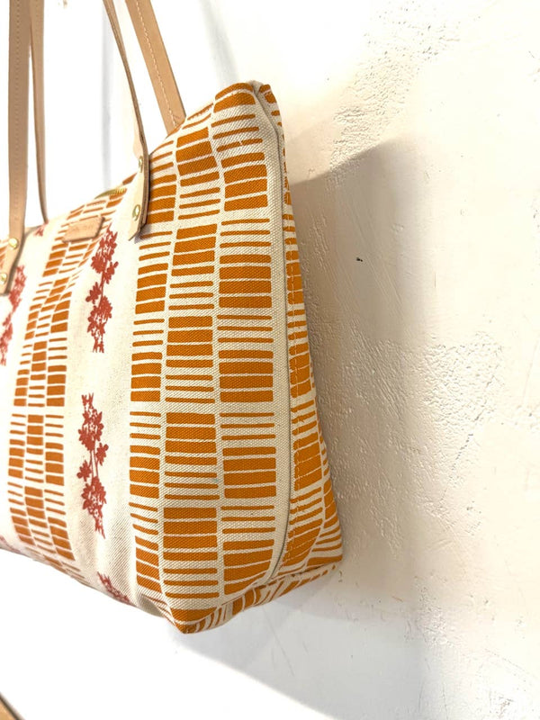 Geo Daisy Erin Medium Tote Bag