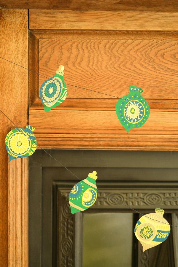 CHRISTMAS ORNAMENTS SEWN GARLAND