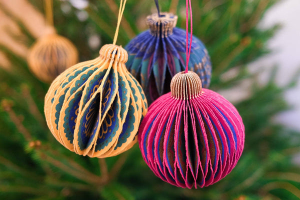 YELLOW BAUBLE HONEYCOMB