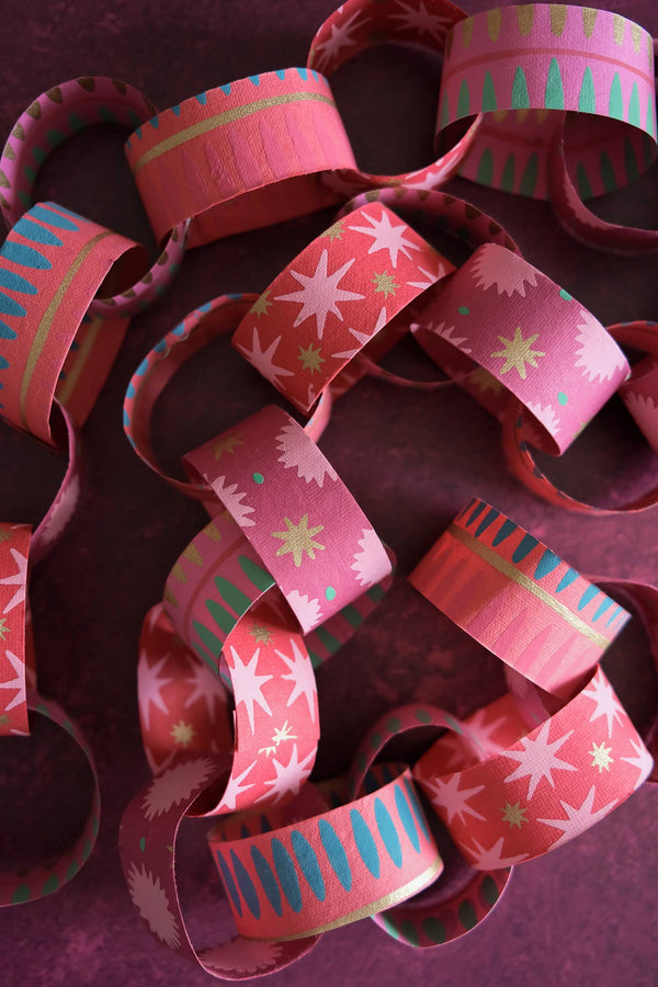 COLORFUL CHRISTMAS PAPER CHAIN KIT