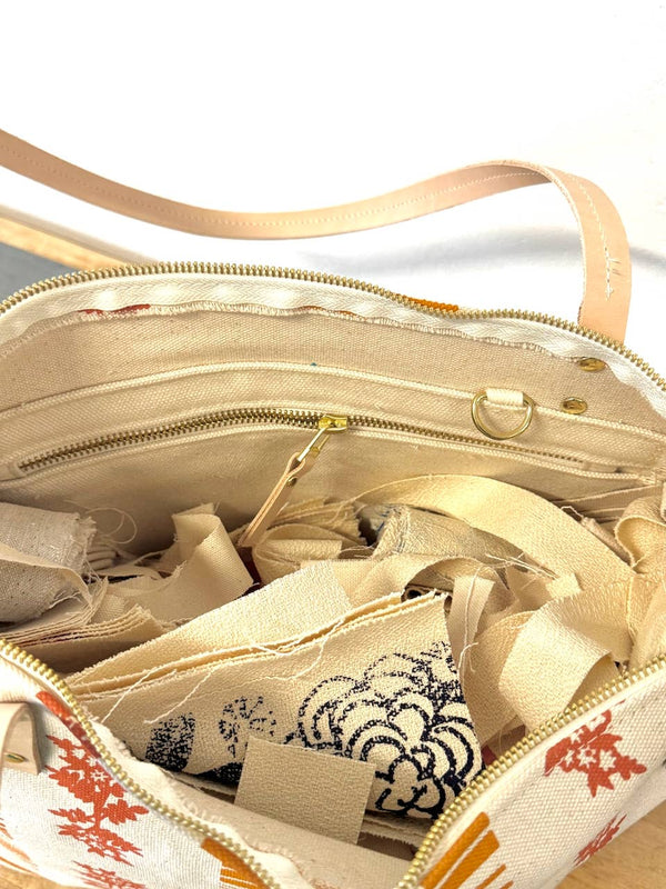 Geo Daisy Erin Medium Tote Bag