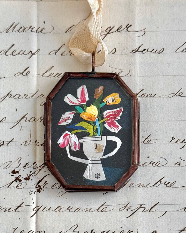 Tulips en Trophe ~ Small Locket