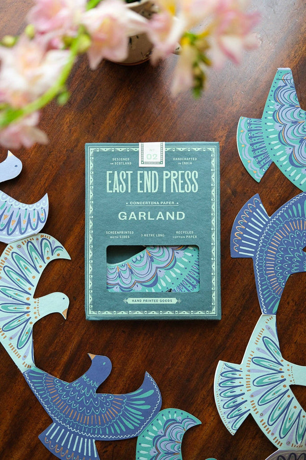 PEACE DOVES CONCERTINA GARLAND