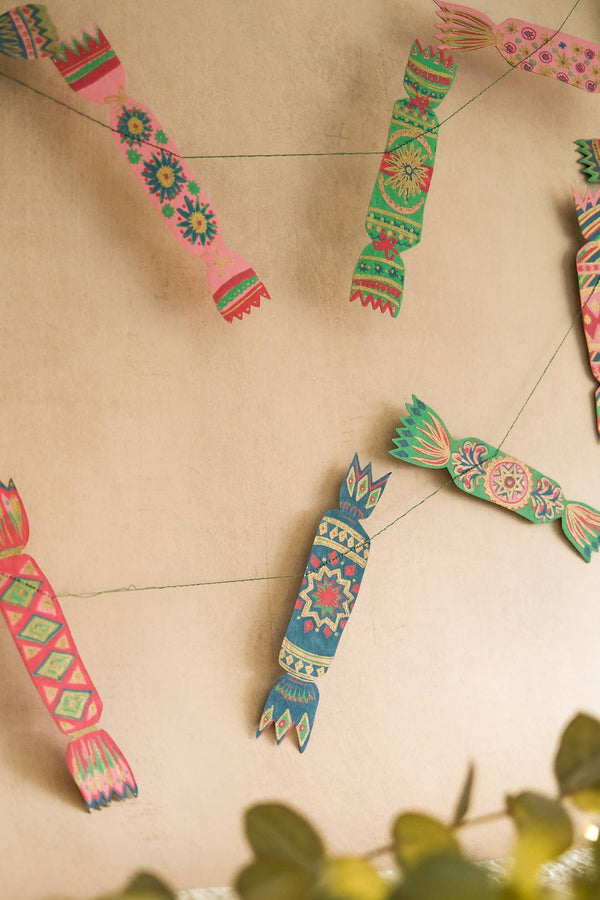 CHRISTMAS CRACKERS SEWN GARLAND