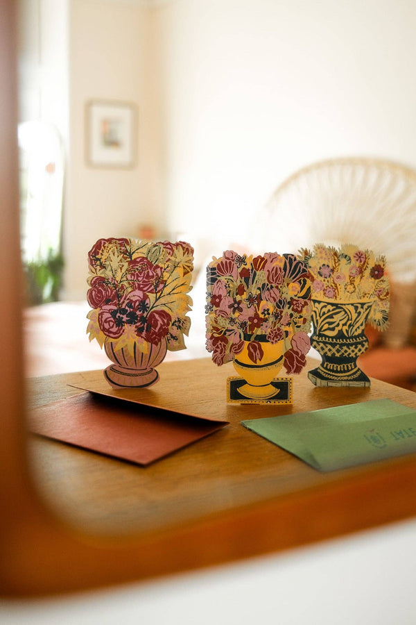 BLOOMSBURY LILAC VASE GREETING CARD