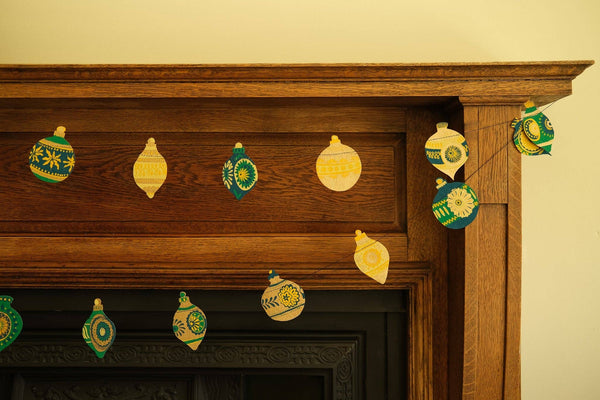 CHRISTMAS ORNAMENTS SEWN GARLAND