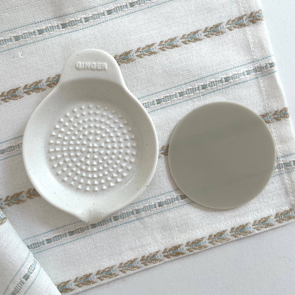Japanese ginger grater neutral cream ceramic pottery round
