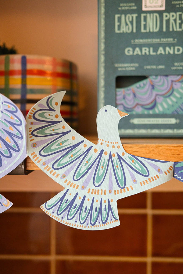 PEACE DOVES CONCERTINA GARLAND