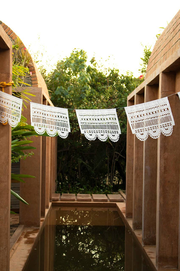 Paper garland - Alma