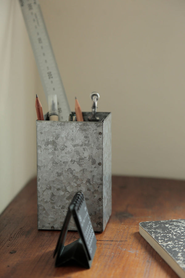 TOOL STAND