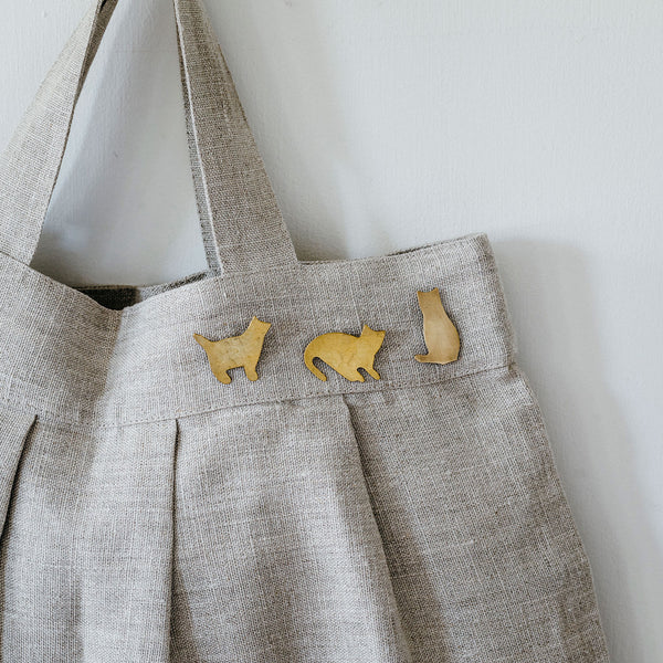 Cat Brass Broach Trixie