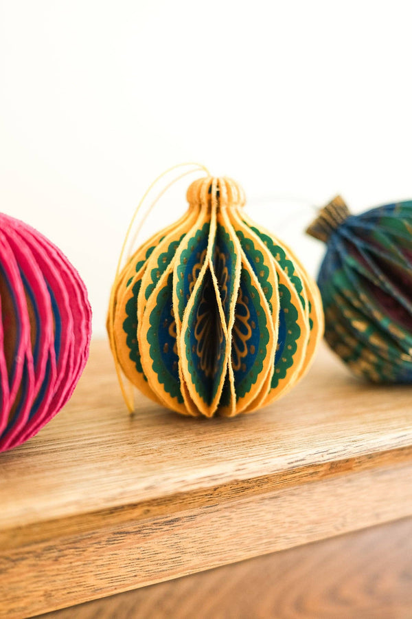 YELLOW BAUBLE HONEYCOMB