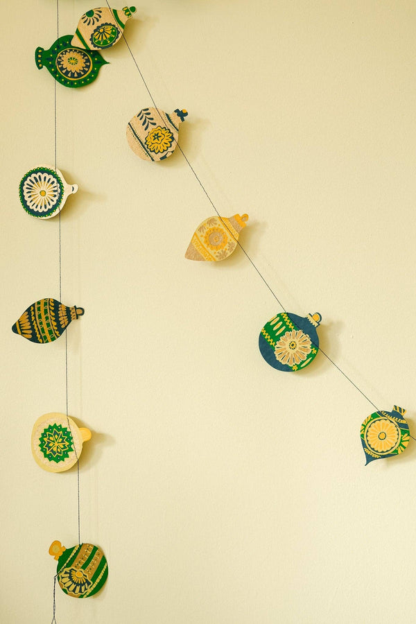 CHRISTMAS ORNAMENTS SEWN GARLAND