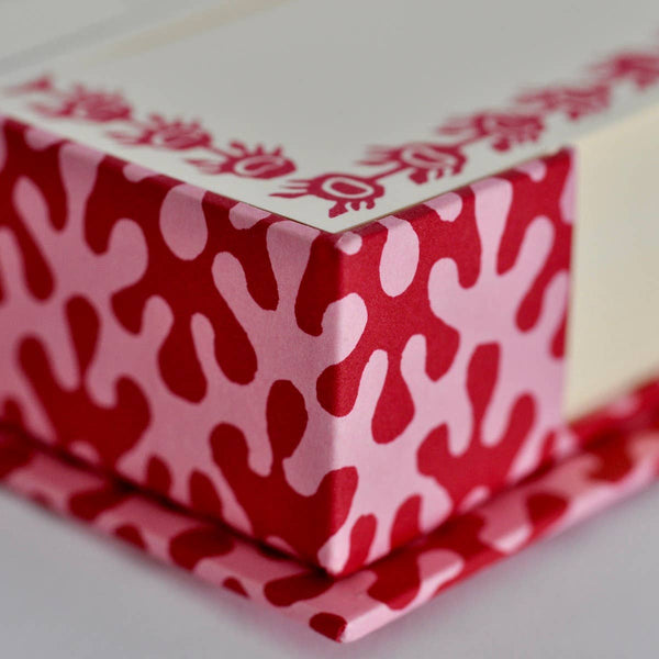 Note Holder in Kelp Raspberry Ripple