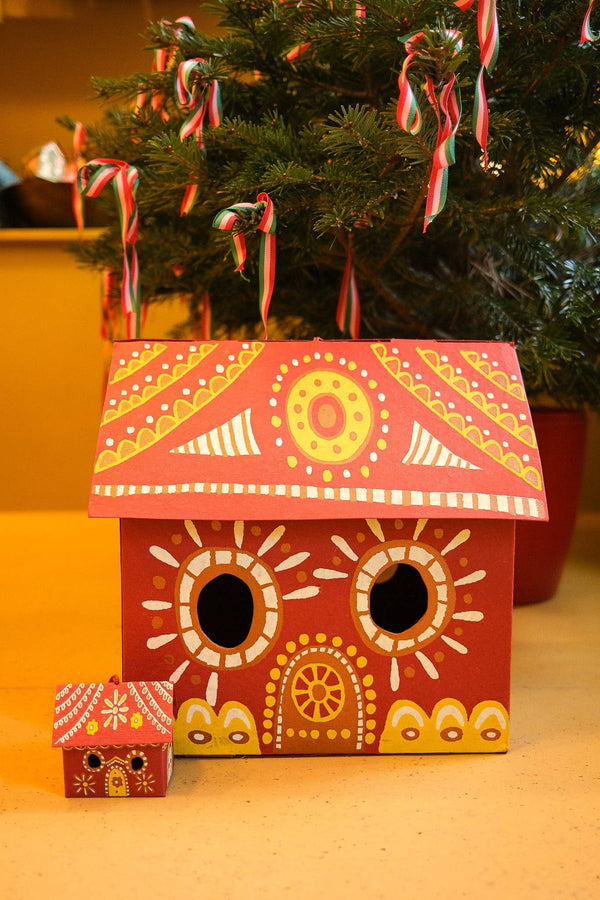 LARGE GINGERBREAD HOUSE DECORATIVE GIFT BOX