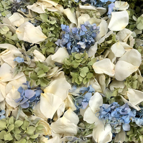 Garden Mist Blend™ Ivory Rose Petals · Blue & Green Weddings