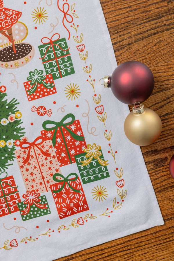 Christmas Tree Tea Towel – Holiday Kitchen Decor