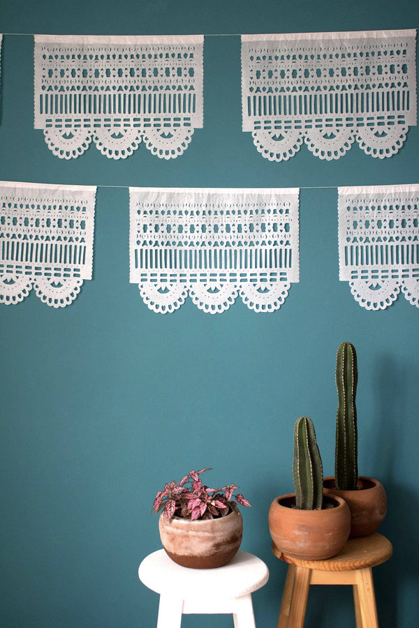 Paper garland - Alma