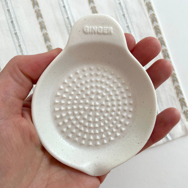 Japanese ginger grater neutral cream ceramic pottery round