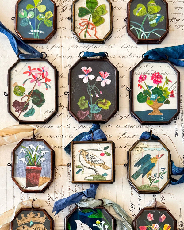 Cassis Folk Bird ~ Small Locket