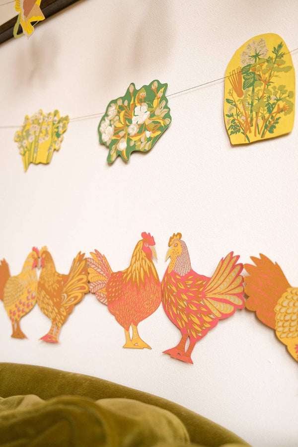CHICKENS CONCERTINA GARLAND