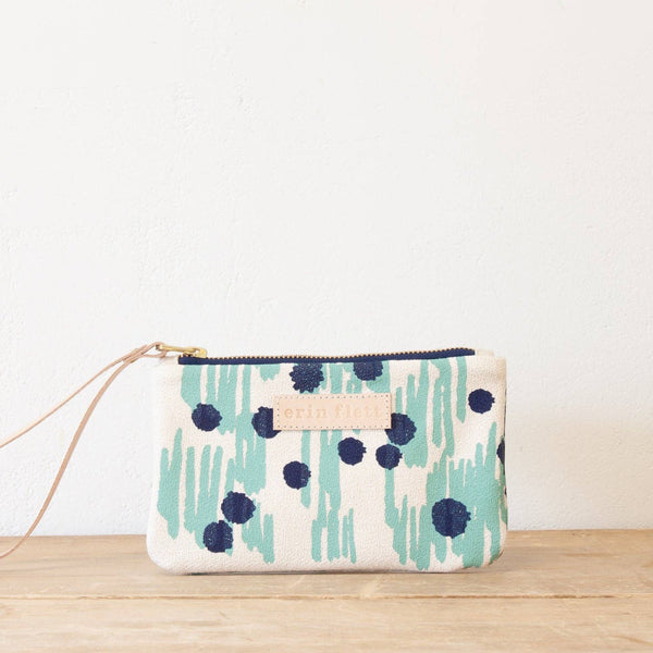 NAVY MEADOW WRISTLET