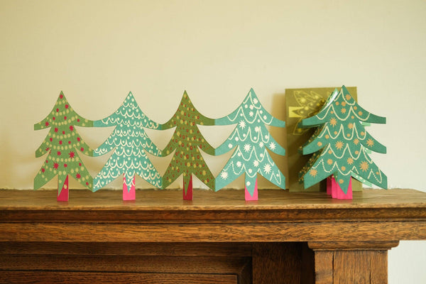 CHRISTMAS TREE CONCERTINA CARD