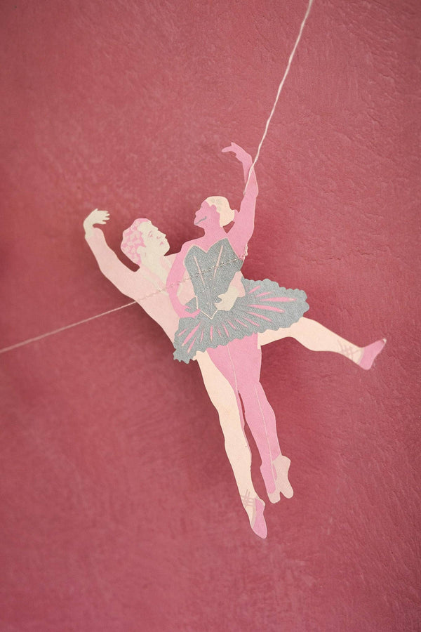 ROYAL BALLET SEWN GARLAND